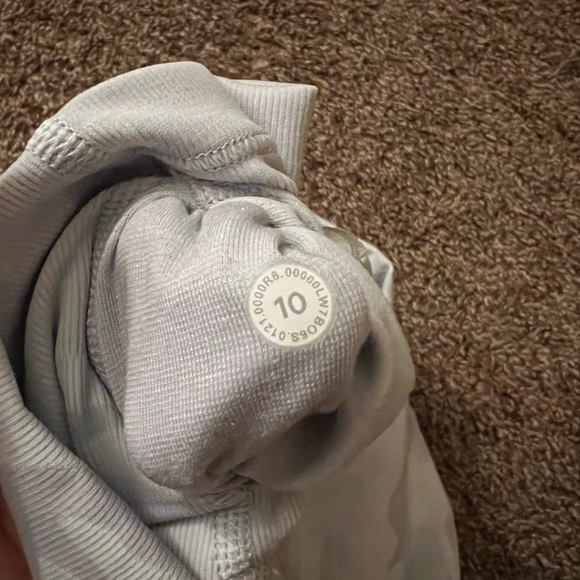 Lululemon Wunder Under Biker Shorts size 10 - Picture 5 of 5